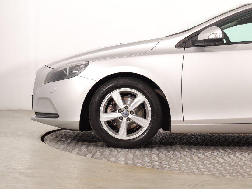 Volvo V40, 2014