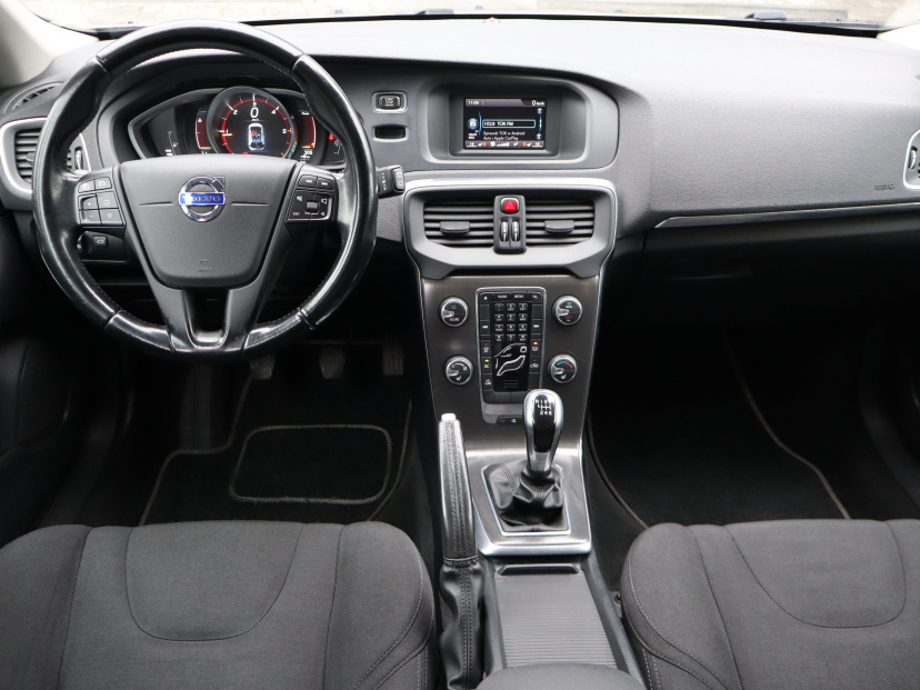 Volvo V40, 2014