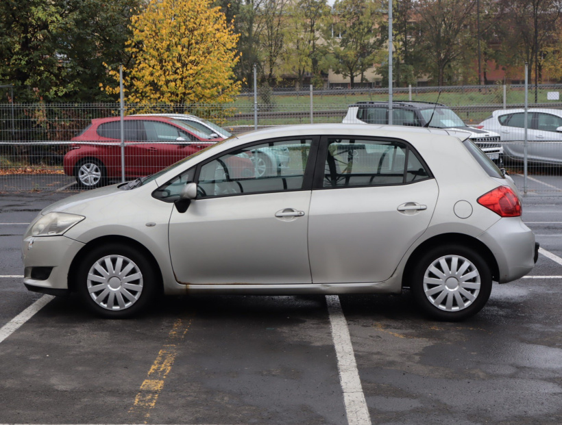 Toyota Auris, 2007