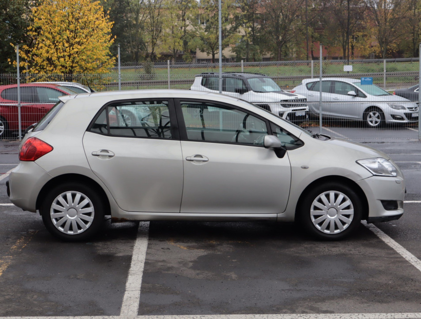 Toyota Auris, 2007