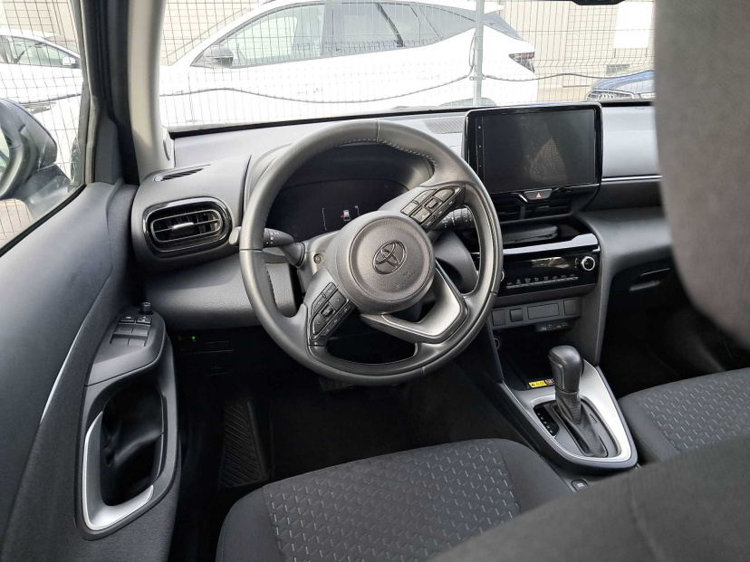 Toyota Yaris Cross, 2025