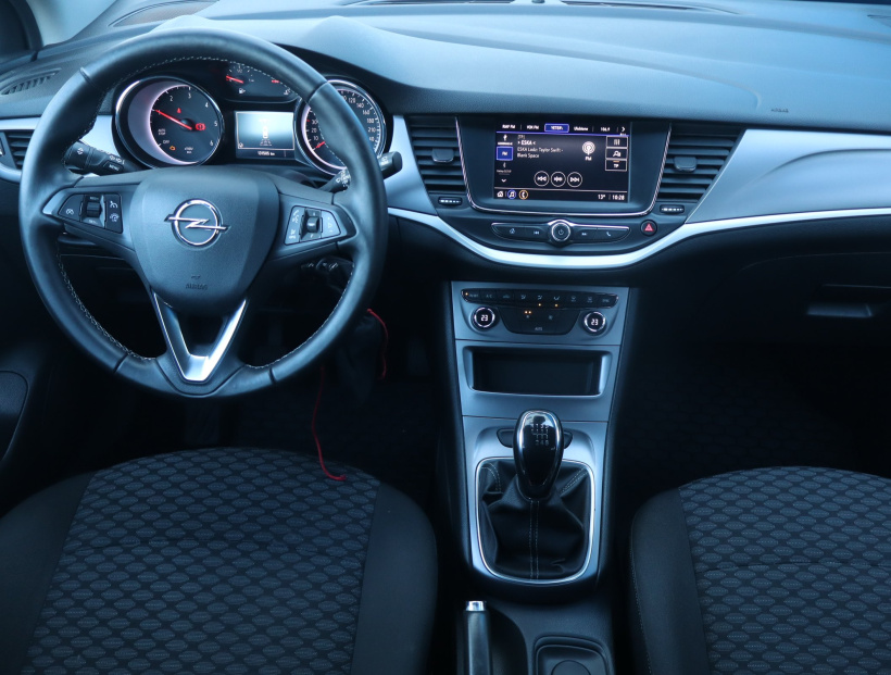 Opel Astra, 2021