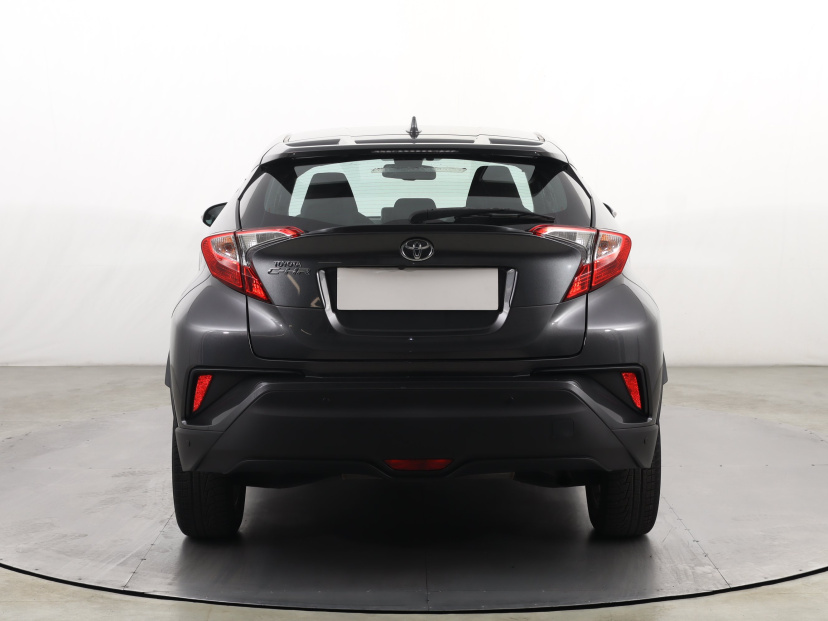 Toyota C-HR, 2018