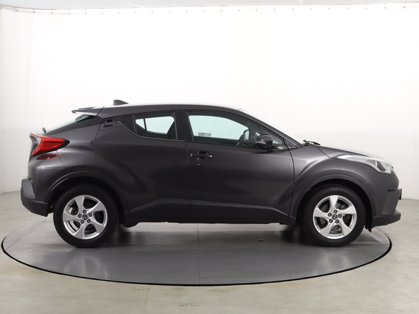 Toyota C-HR, 2018
