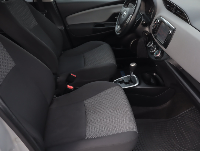 Toyota Yaris, 2015