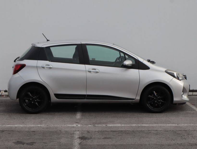 Toyota Yaris, 2015