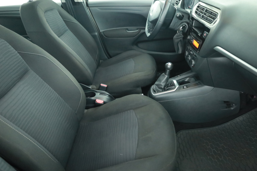 Peugeot 301, 2016