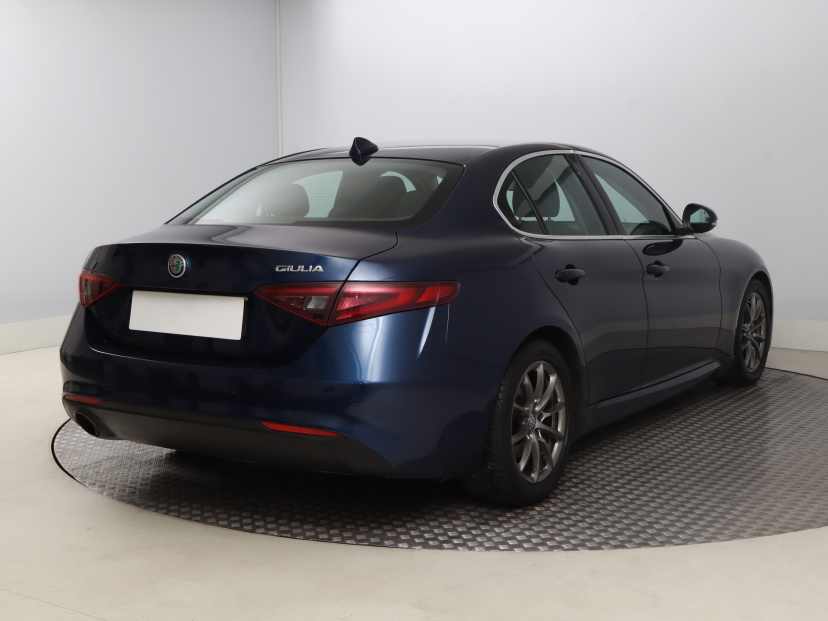 Alfa Romeo Giulia, 2017