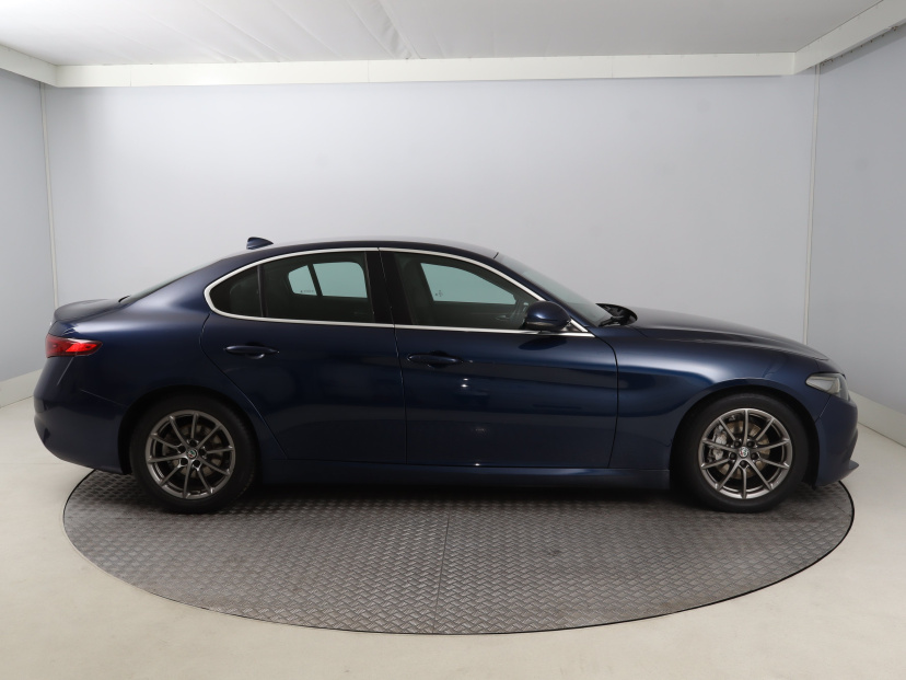 Alfa Romeo Giulia, 2017