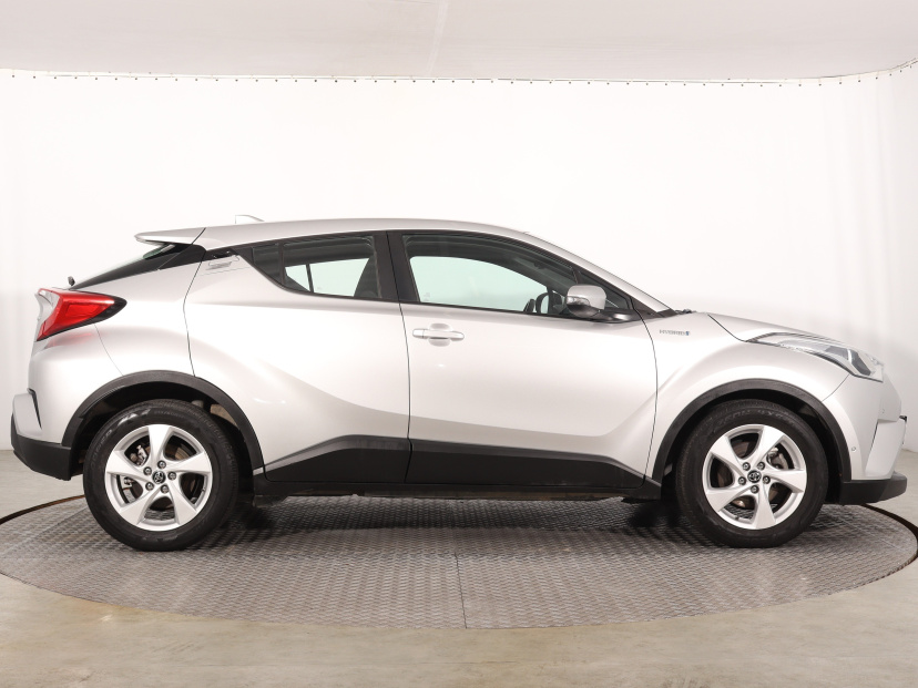 Toyota C-HR, 2019