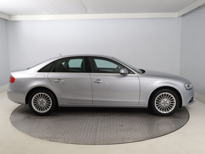 Audi A4, 2015
