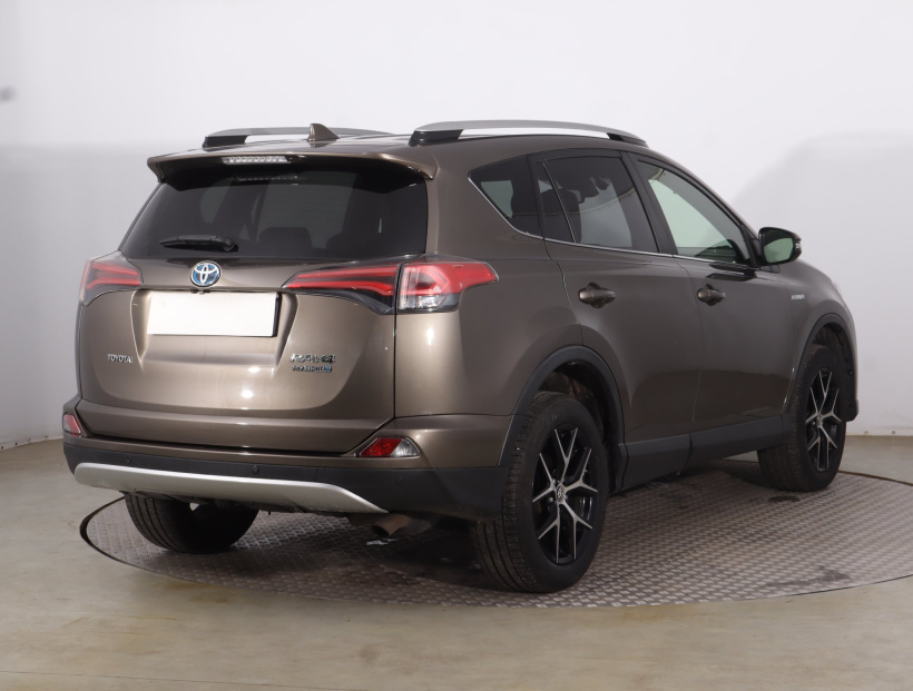 Toyota RAV 4, 2016