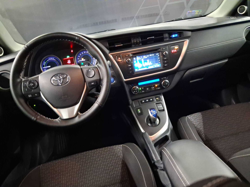 Toyota Auris, 2015