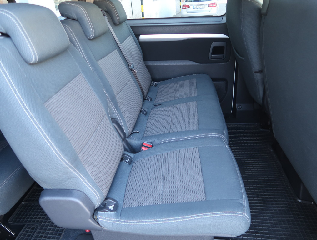 Peugeot Traveller