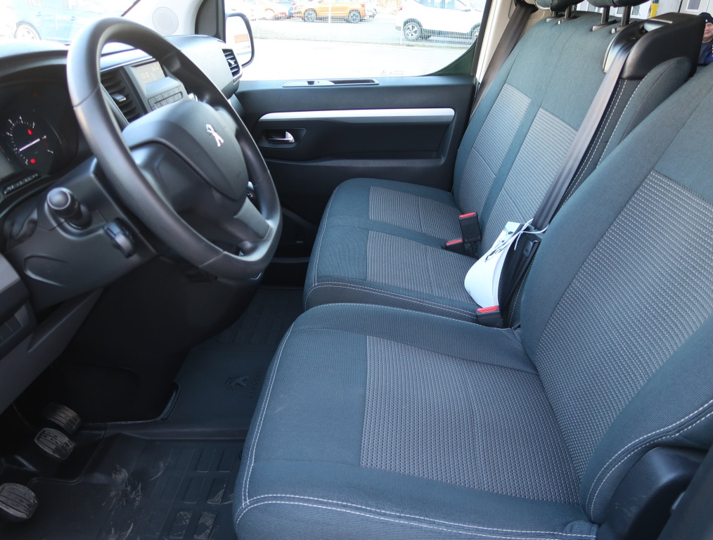 Peugeot Traveller