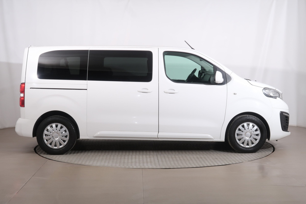 Peugeot Traveller