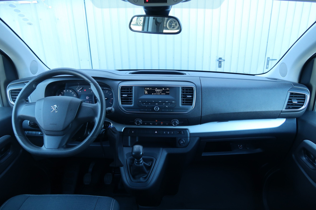 Peugeot Traveller
