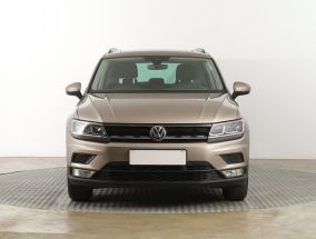 Volkswagen Tiguan - 2016