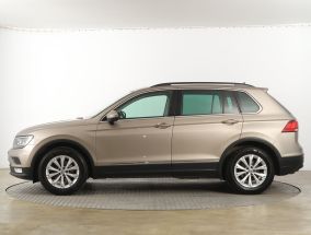 Volkswagen Tiguan - 2016