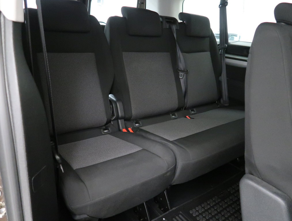 Peugeot Traveller