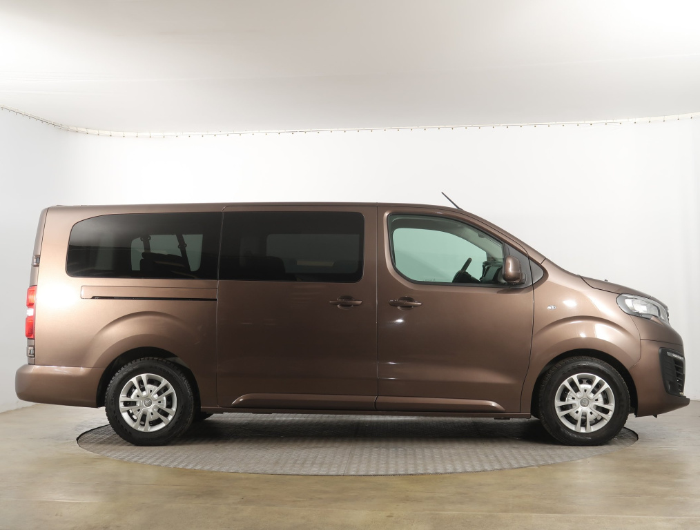 Peugeot Traveller