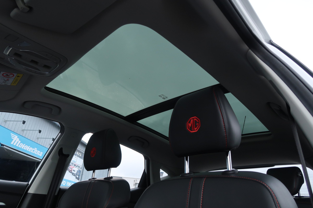 MG ZS SUV
