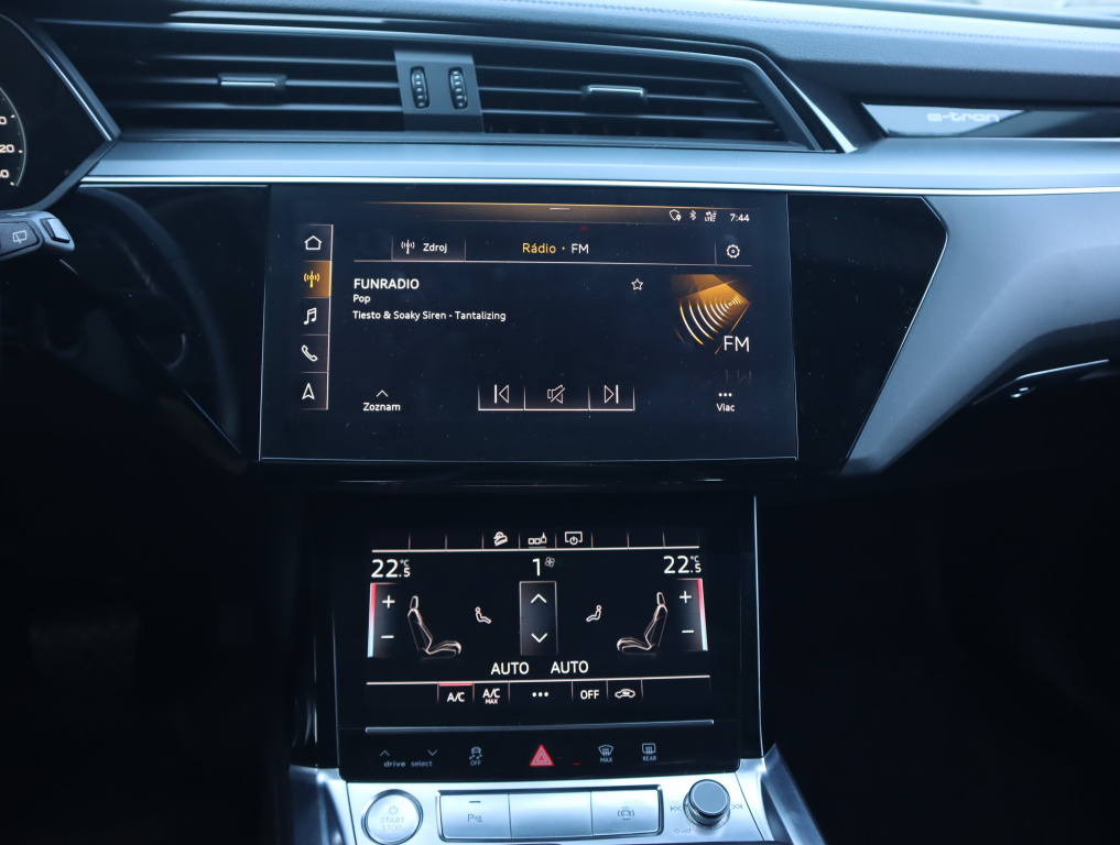 Audi e-tron
