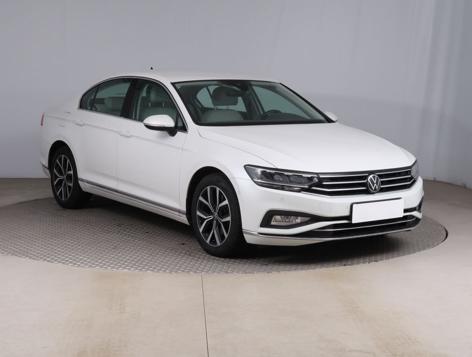Volkswagen Passat - 2021