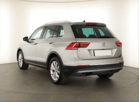Volkswagen Tiguan - 2016