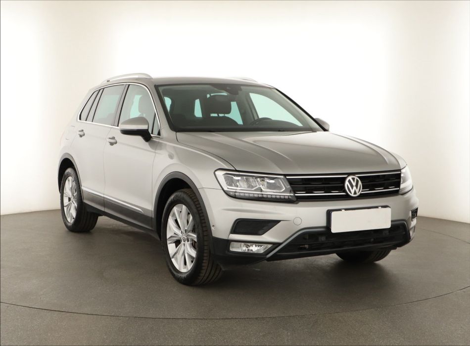 Volkswagen Tiguan - 2016