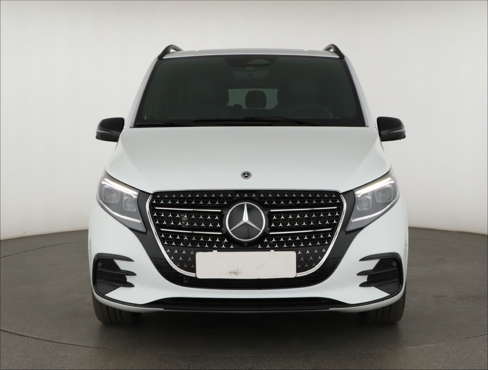 Mercedes-Benz V - 2025