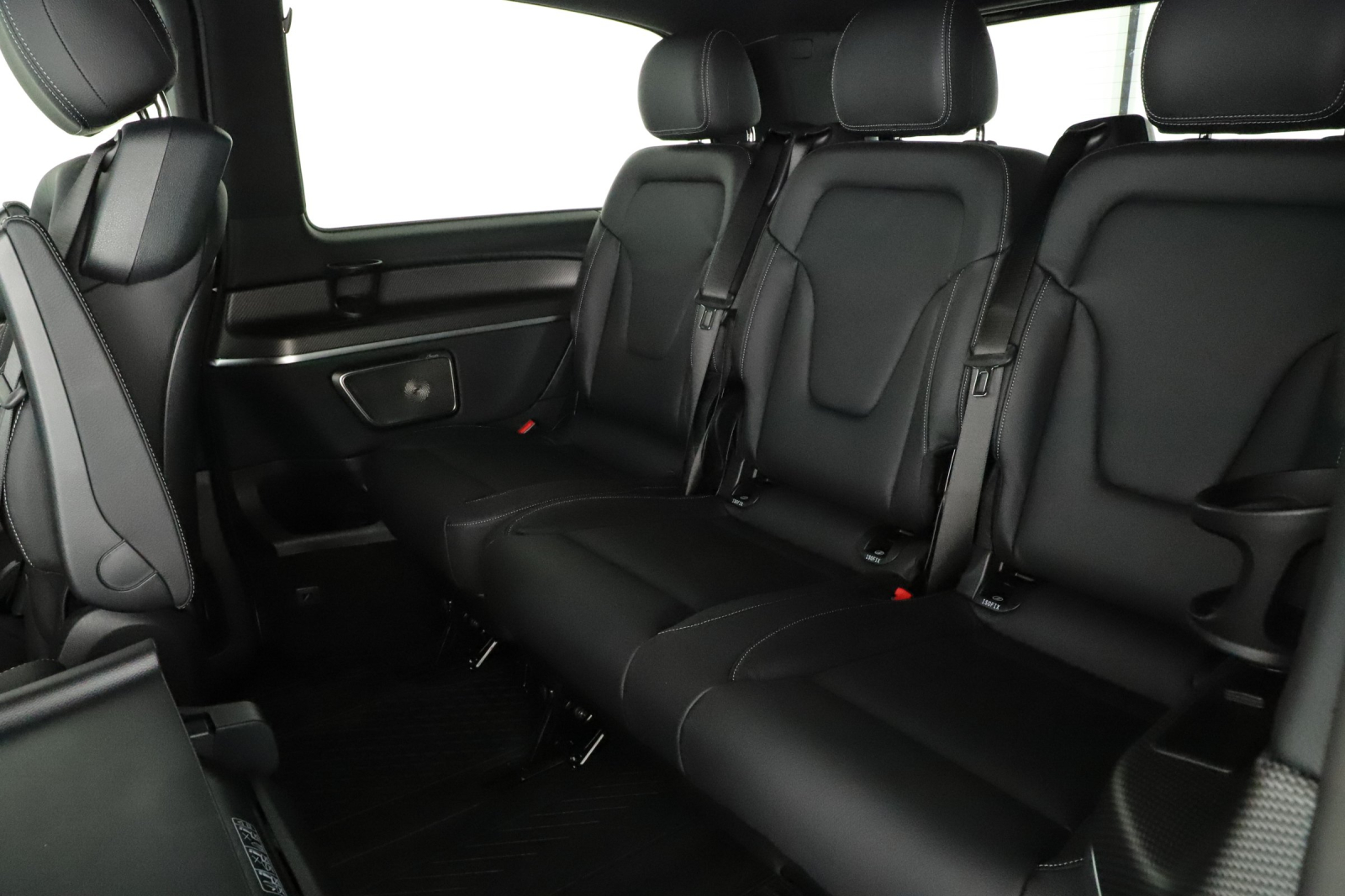 Mercedes-Benz V - 2025