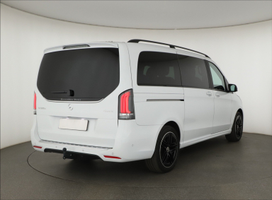 Mercedes-Benz V - 2025