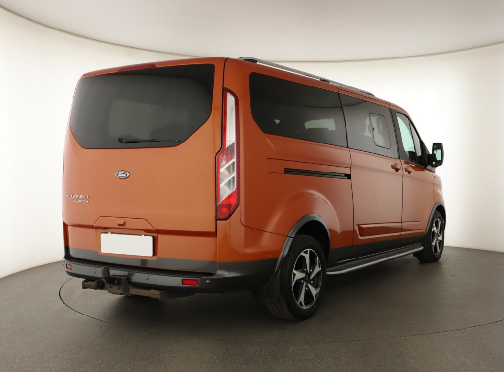 Ford Tourneo Custom