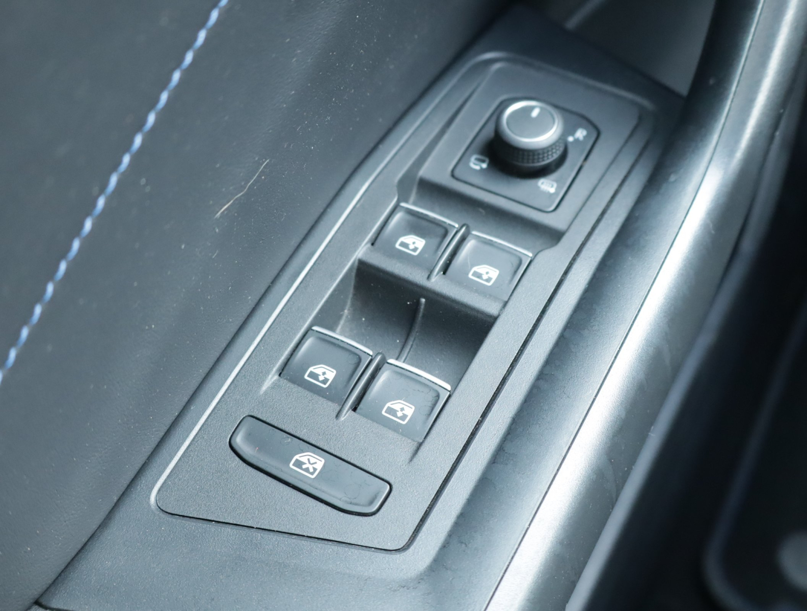 Volkswagen T-Roc - 2023