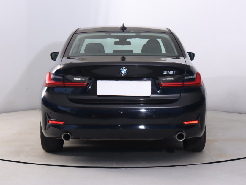 BMW 3, 2021