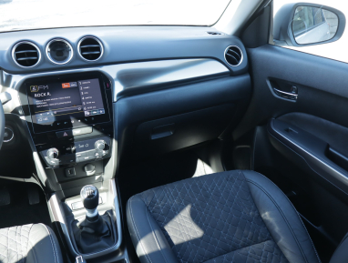 Suzuki Vitara - 2025