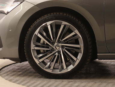Škoda Superb - 2024