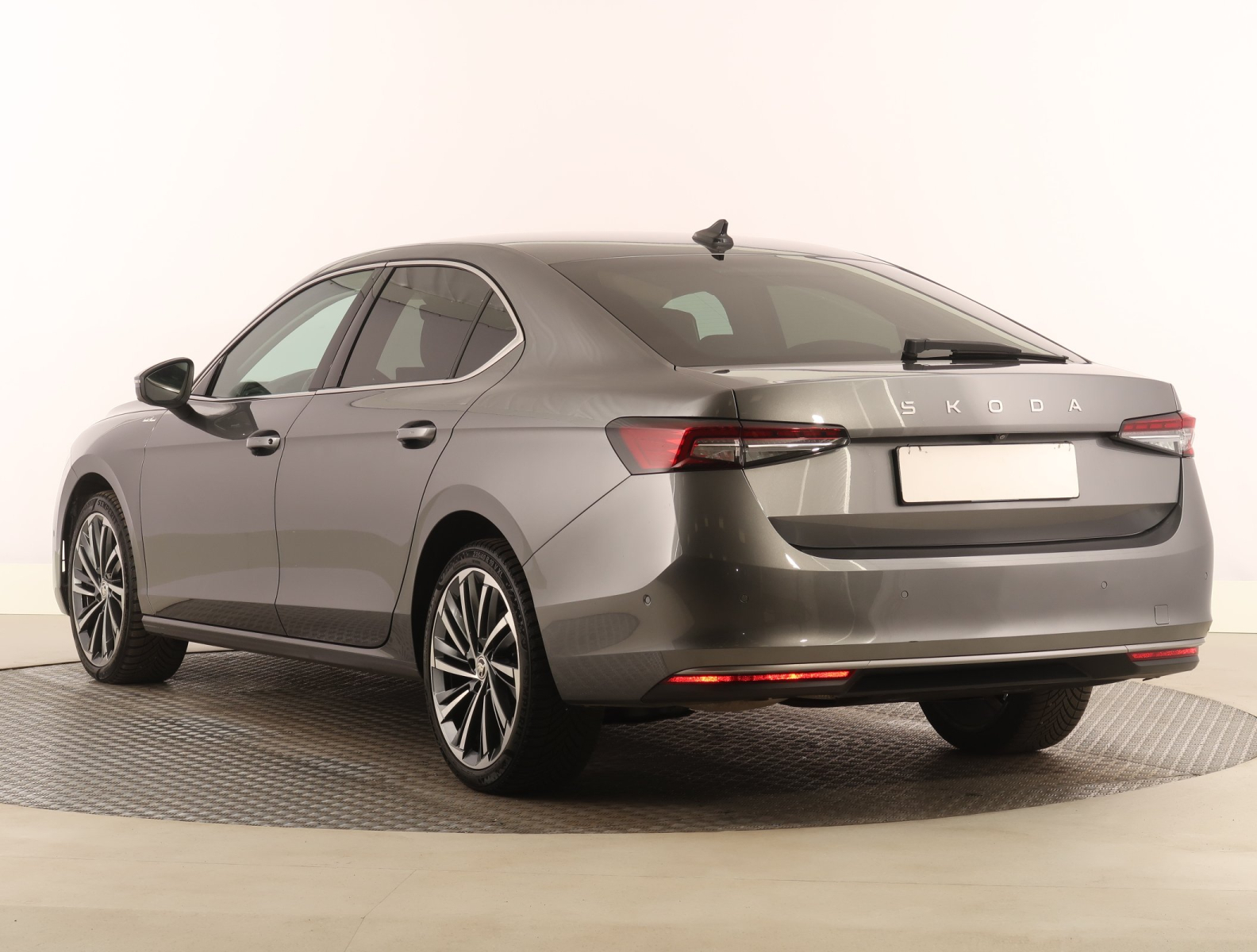 Škoda Superb - 2024