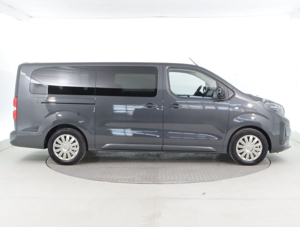 Peugeot Traveller