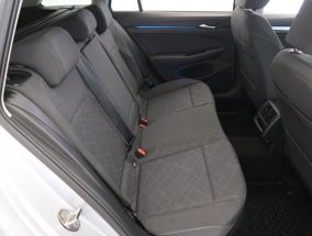 Volkswagen Golf - 2024