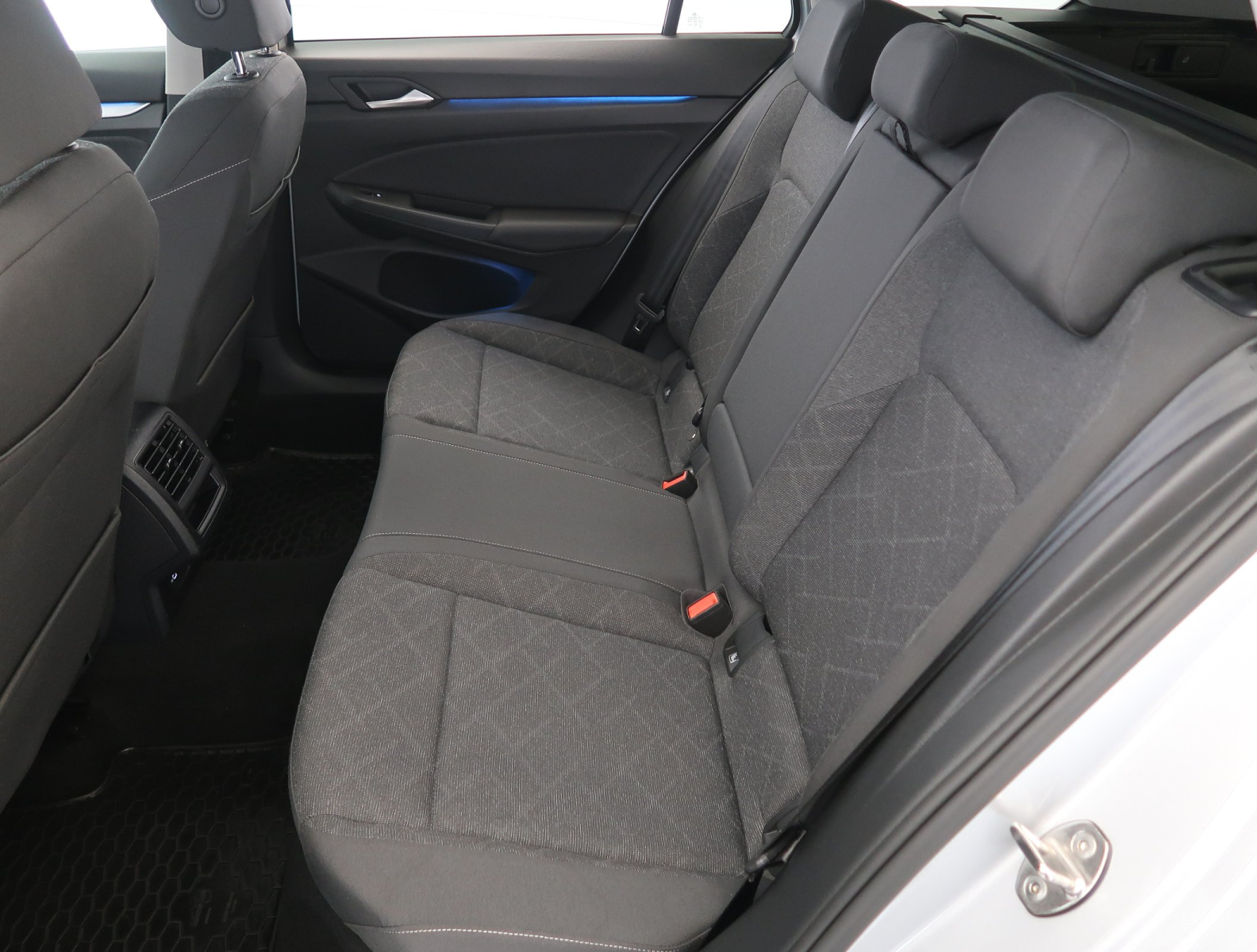 Volkswagen Golf - 2024