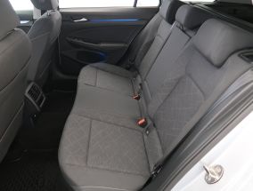 Volkswagen Golf - 2024