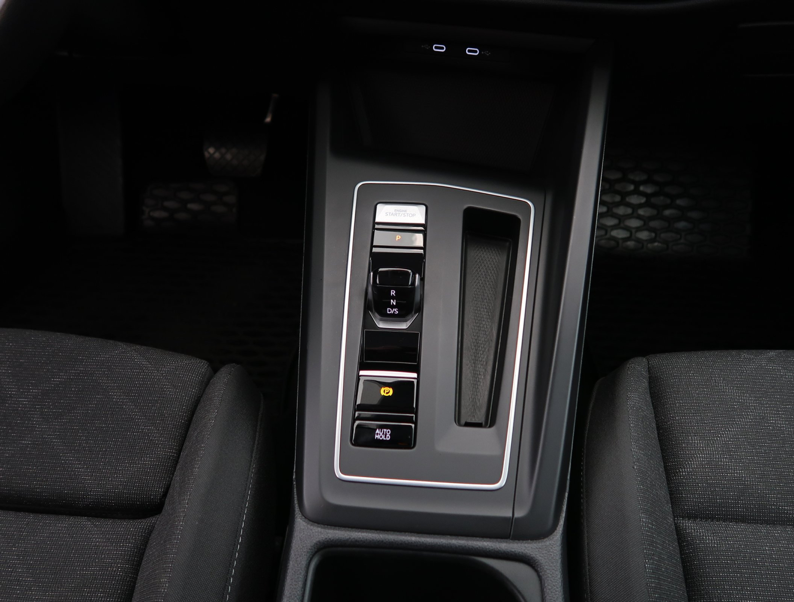 Volkswagen Golf - 2024
