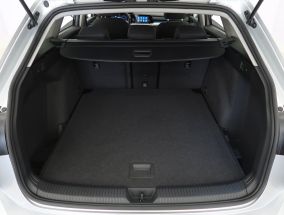 Volkswagen Golf - 2024