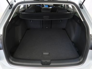 Volkswagen Golf - 2024