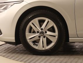 Volkswagen Golf - 2024