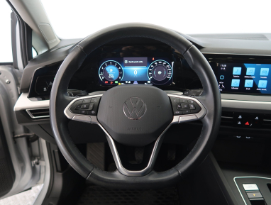 Volkswagen Golf - 2024