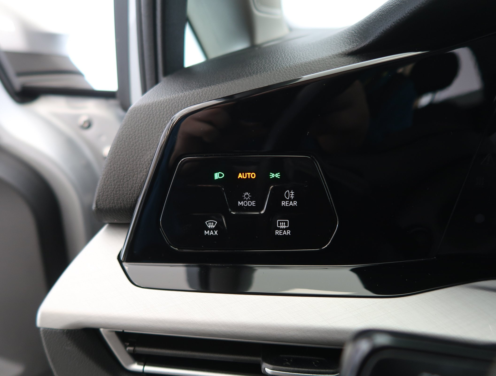 Volkswagen Golf - 2024