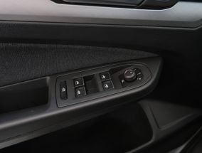 Volkswagen Golf - 2024